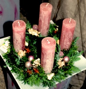 Gesteckter Adventskranz