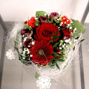 11. Gesteck Herzli mit Germini 32.- Fr.