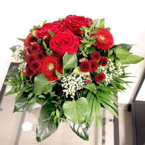 4. Rosenstraus mit Germini rot 46.- Fr.