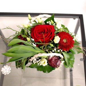 8. Körbli mit Rose und Saisonblumen 32.- Fr.